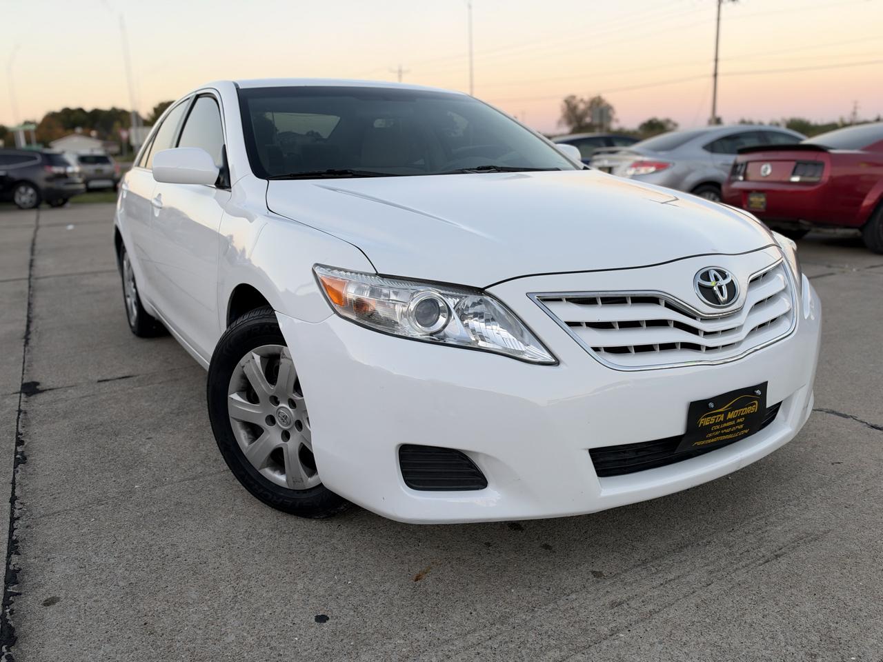 Toyota Camry Base 6-Spd AT 2011