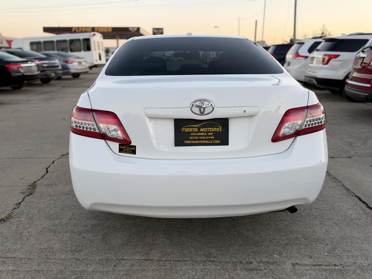 Toyota Camry Base 6-Spd AT 2011