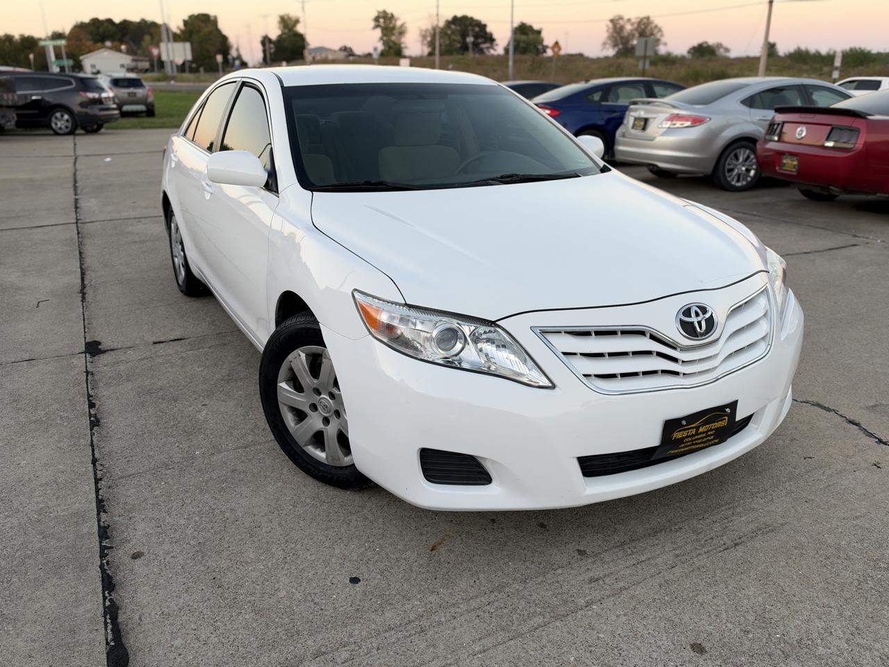 Toyota Camry Base 6-Spd AT 2011