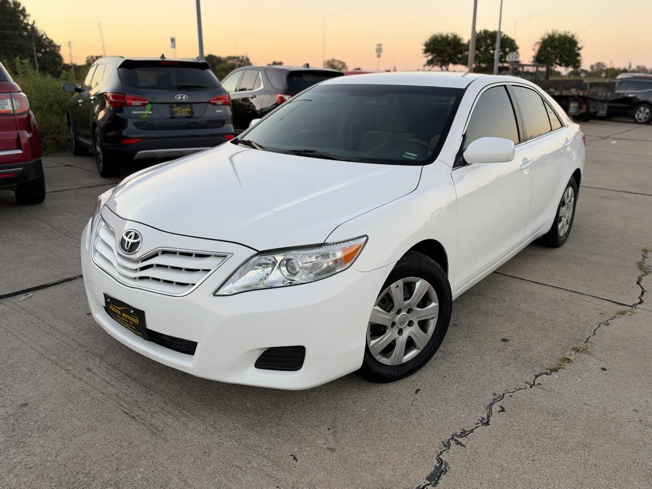 Toyota Camry Base 6-Spd AT 2011