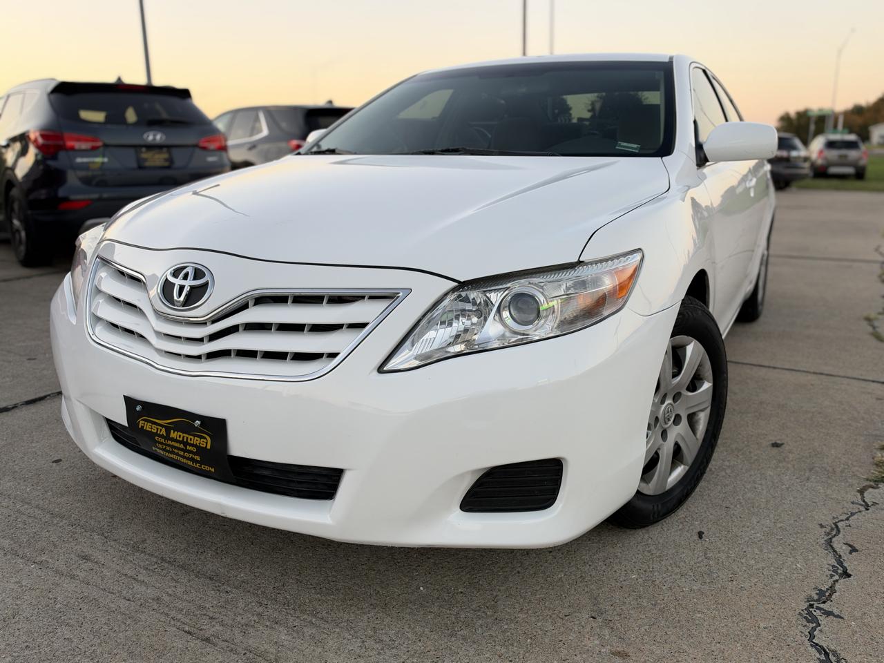 Toyota Camry Base 6-Spd AT 2011