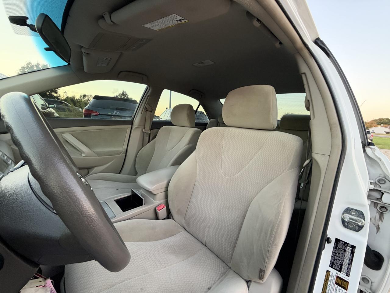 Toyota Camry Base 6-Spd AT 2011