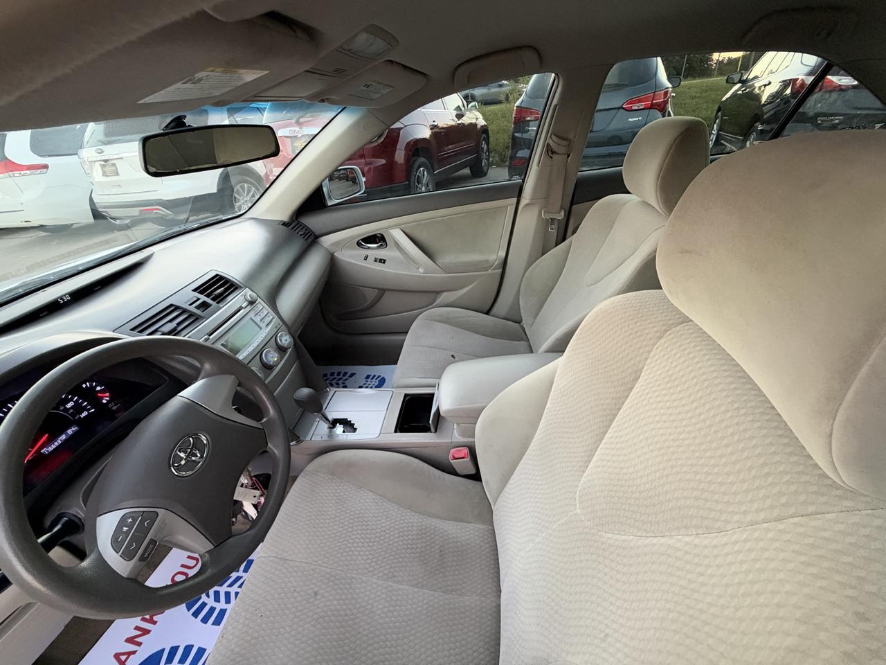 Toyota Camry Base 6-Spd AT 2011