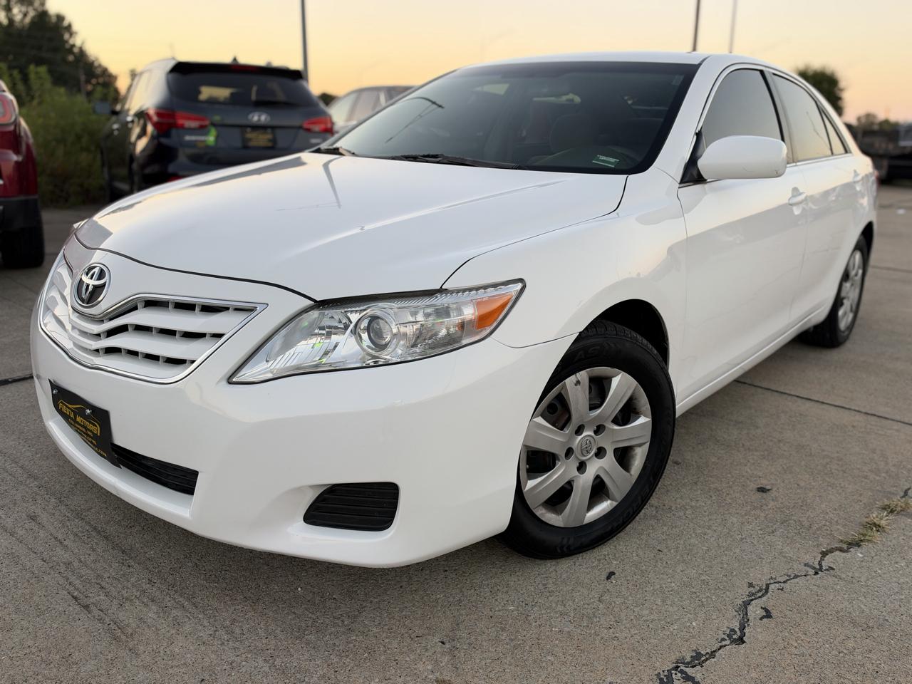 Toyota Camry Base 6-Spd AT 2011