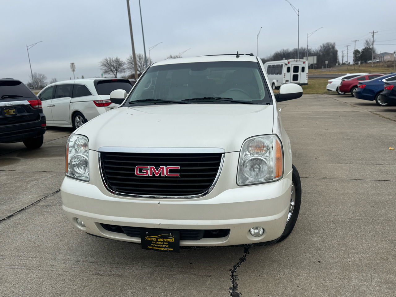 GMC Yukon XL SLT-1 1/2 Ton 4WD 2012