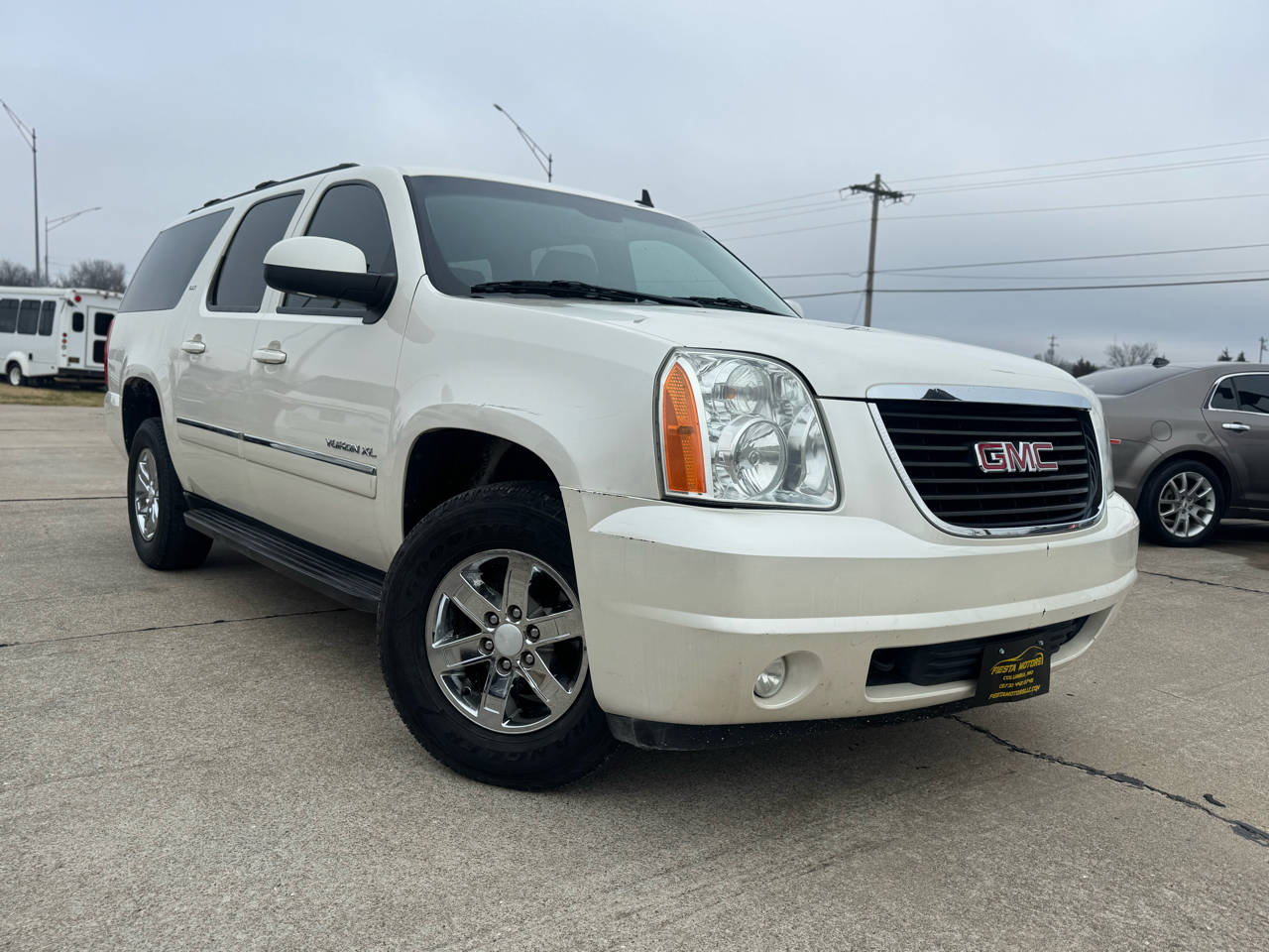 GMC Yukon XL SLT-1 1/2 Ton 4WD 2012