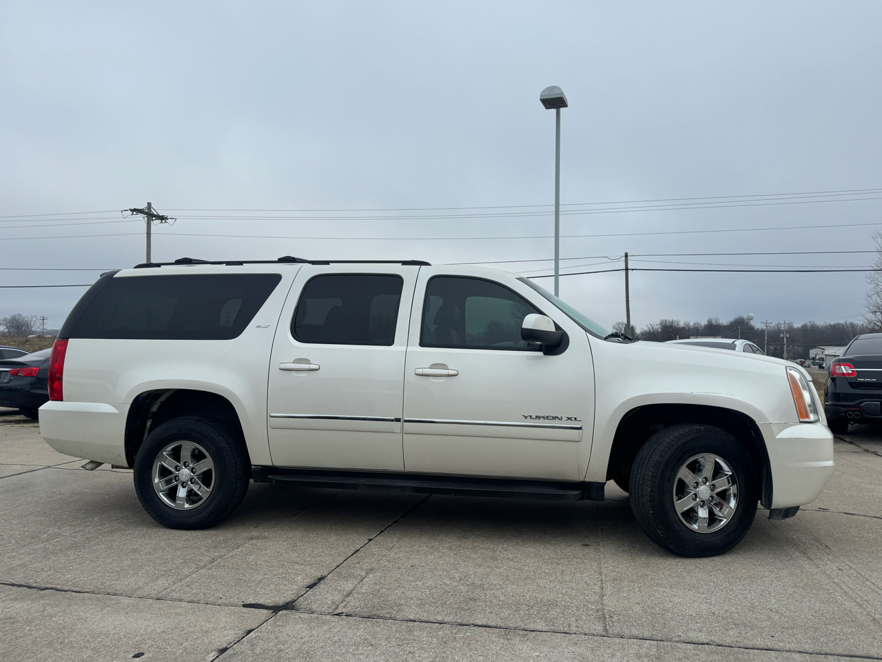 GMC Yukon XL SLT-1 1/2 Ton 4WD 2012
