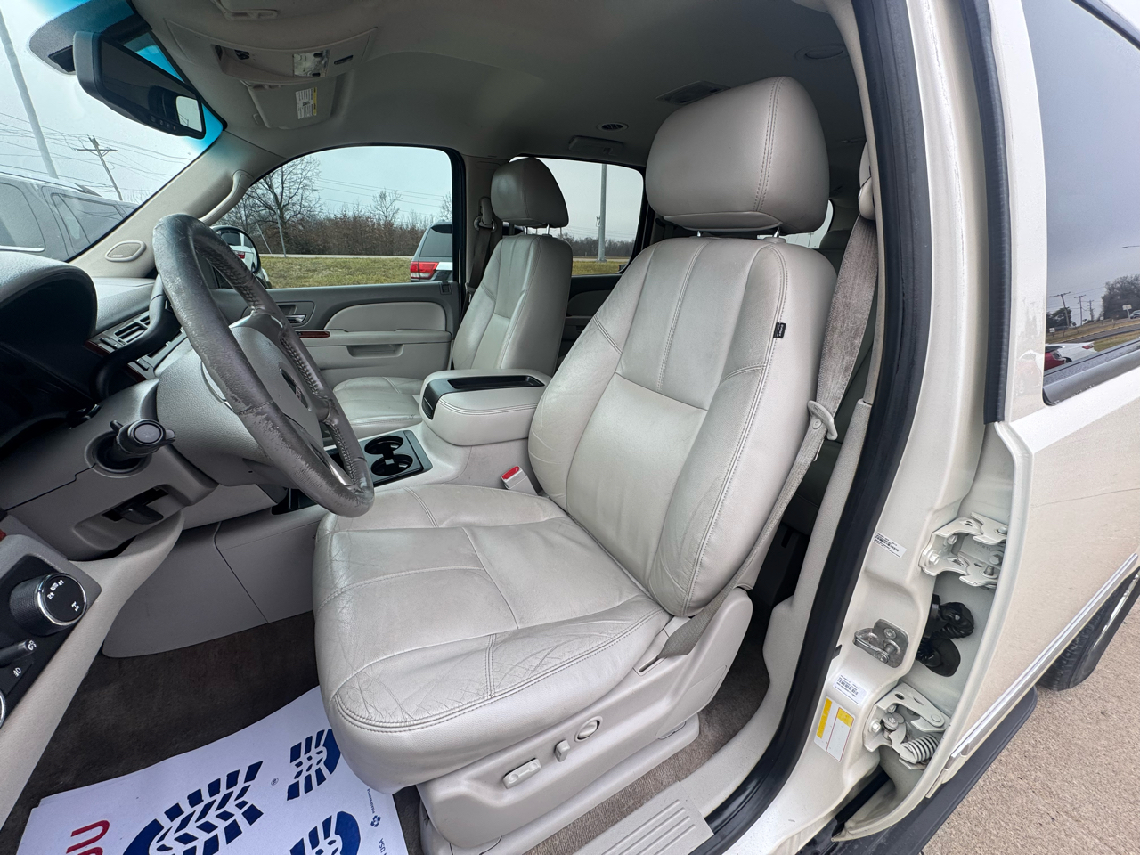 GMC Yukon XL SLT-1 1/2 Ton 4WD 2012