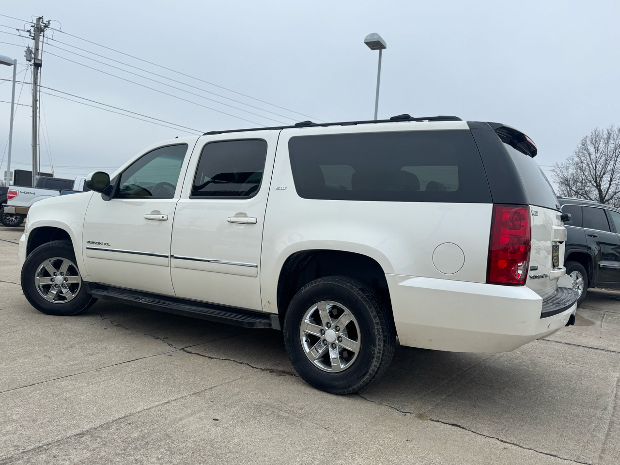GMC Yukon XL SLT-1 1/2 Ton 4WD 2012