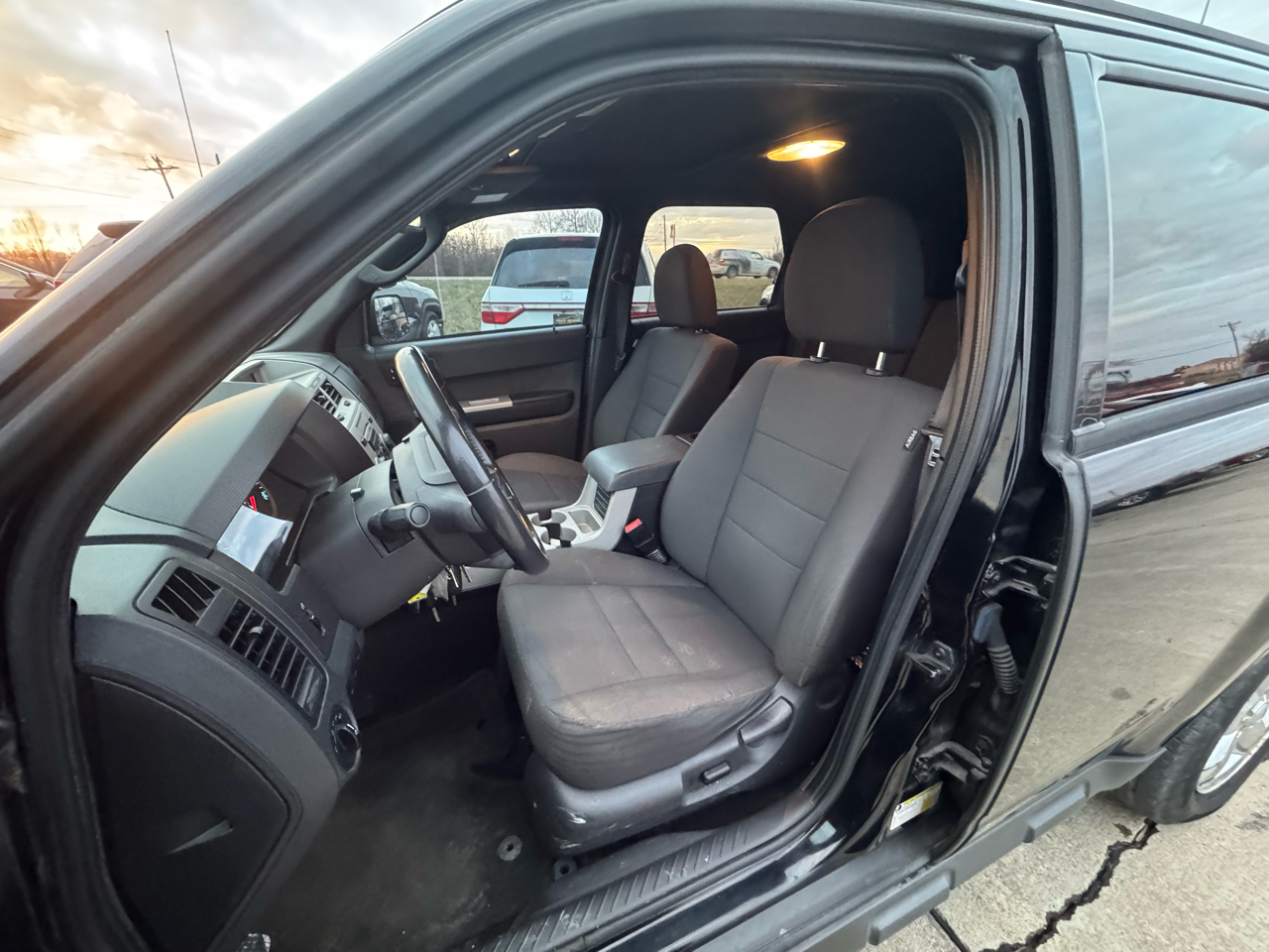 Ford Escape XLT FWD 2012