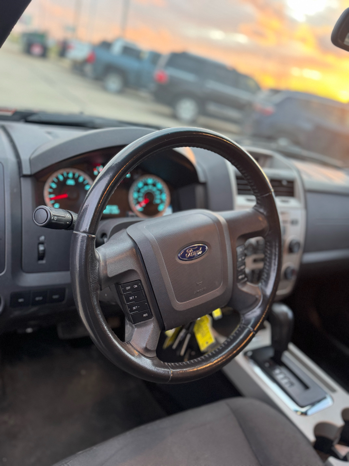 Ford Escape XLT FWD 2012