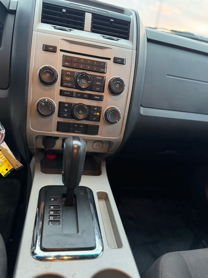 Ford Escape XLT FWD 2012