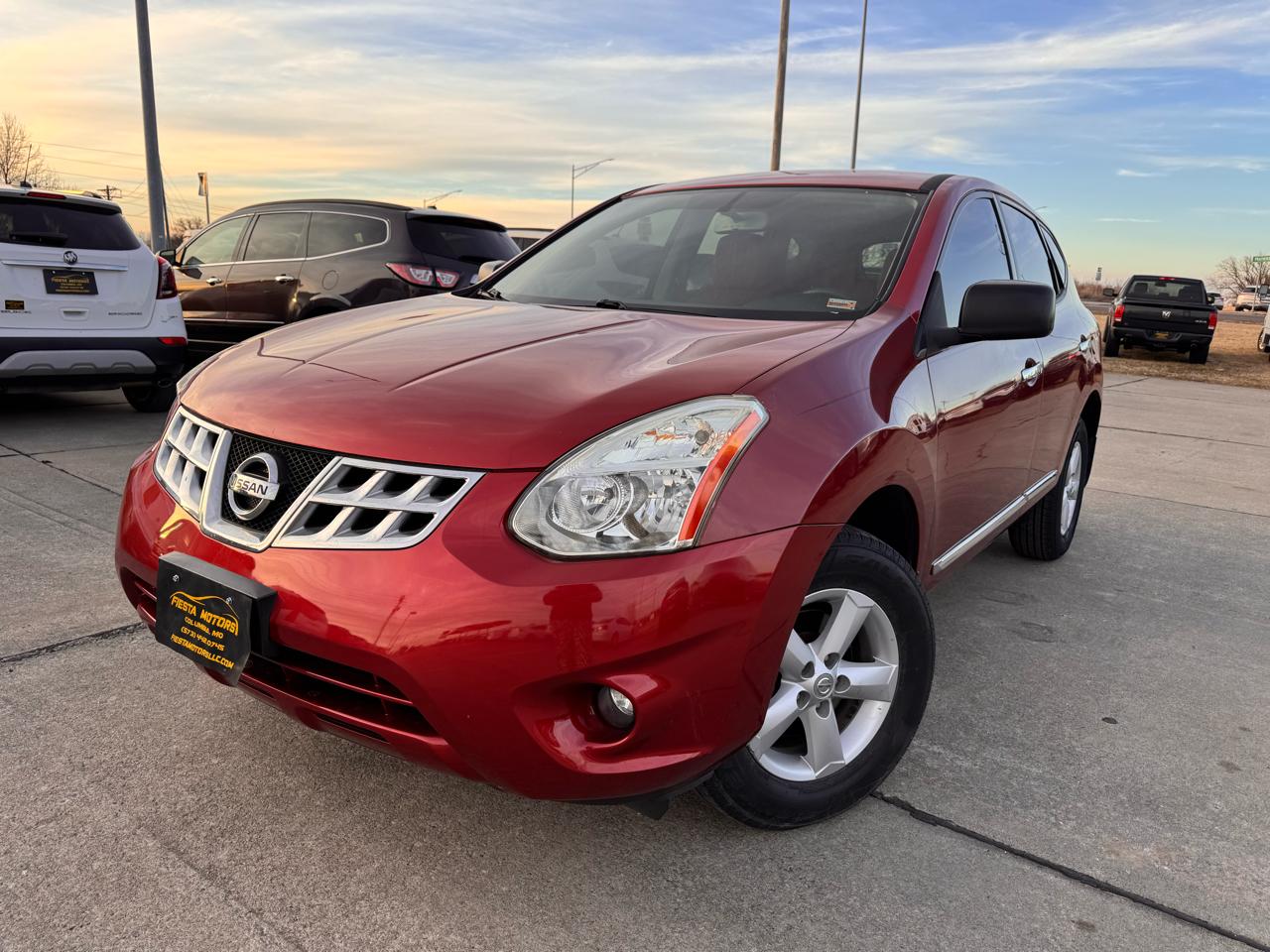 Nissan Rogue S FWD Krom Edition 2012