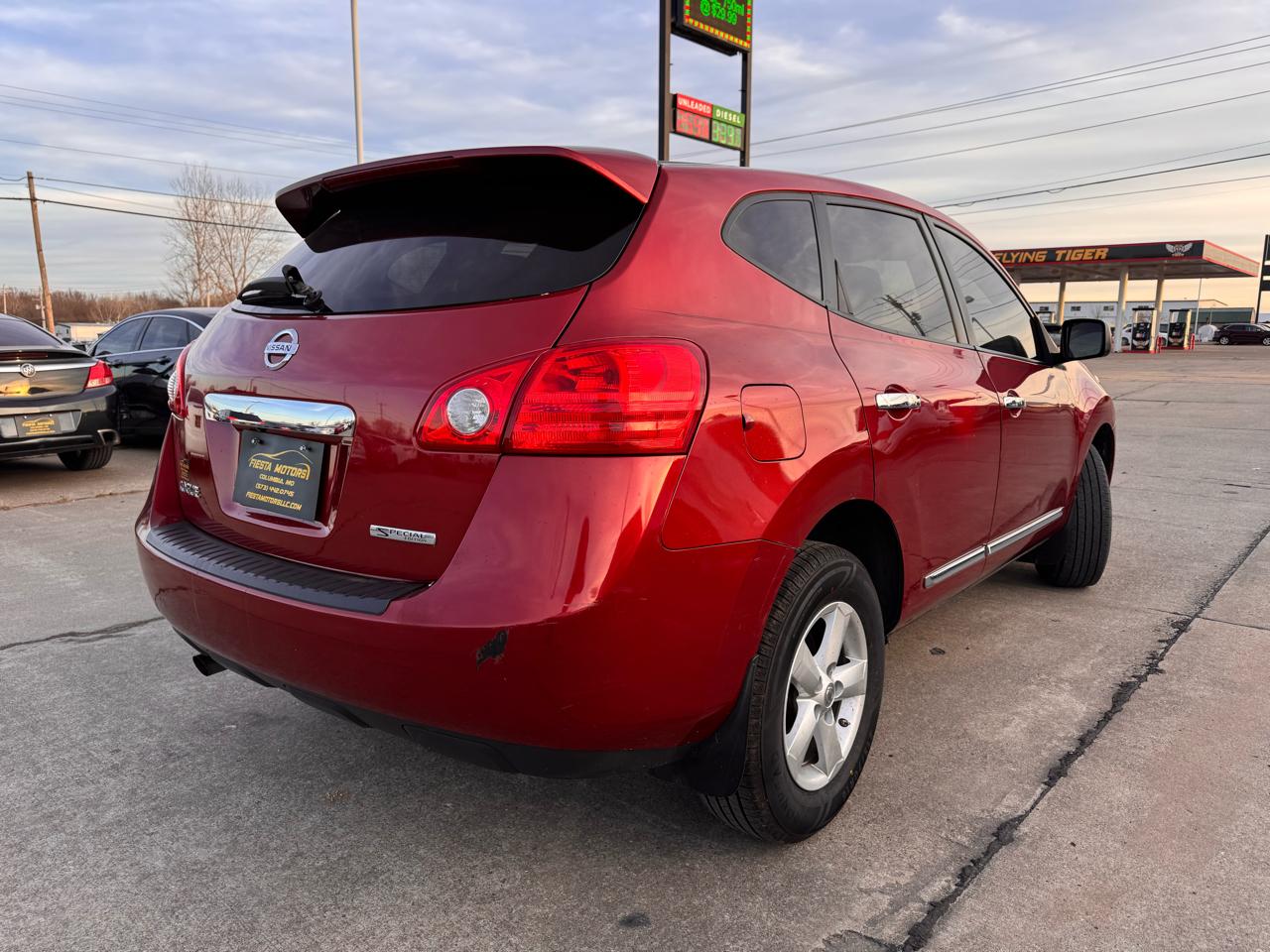 Nissan Rogue S FWD Krom Edition 2012