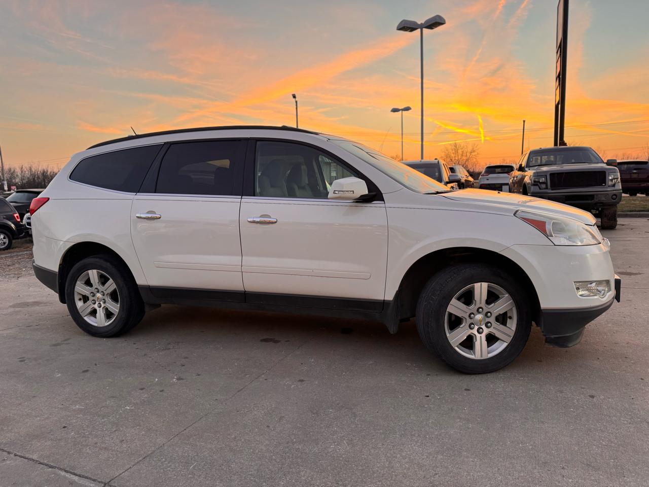 Chevrolet Traverse 2LT FWD 2012