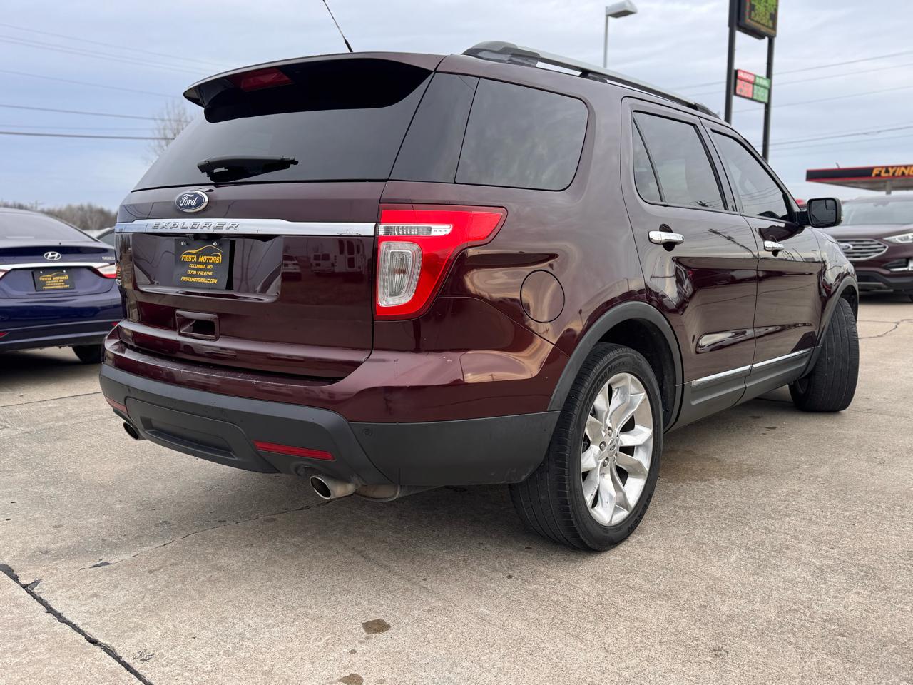 Ford Explorer XLT FWD 2011