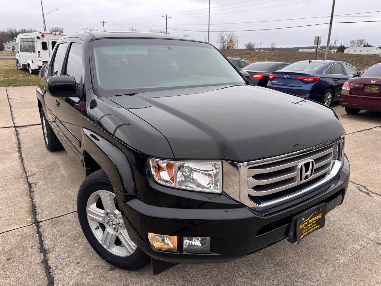 Honda Ridgeline RTL w/ Leather and Navigation 2012
