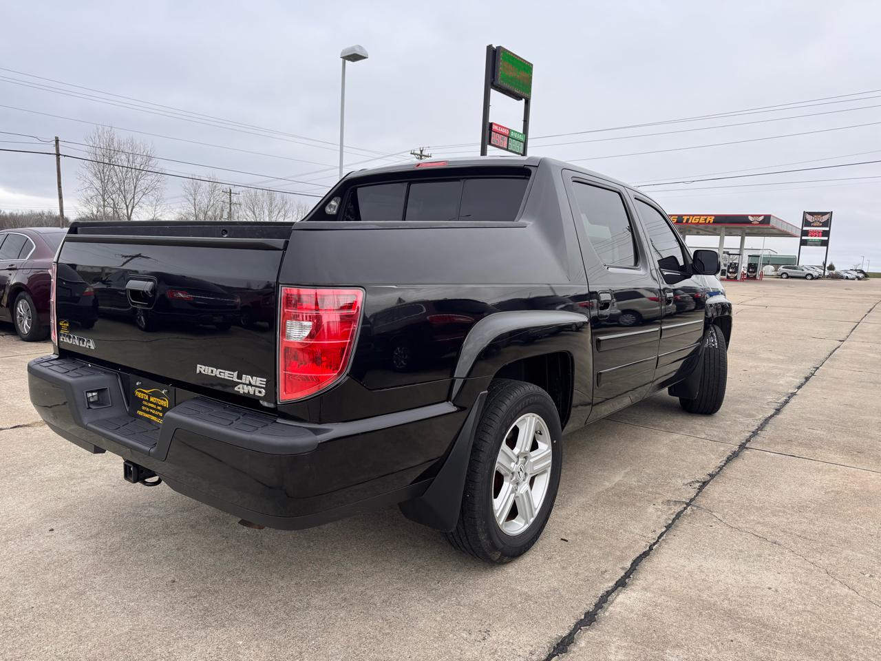 Honda Ridgeline RTL w/ Leather and Navigation 2012