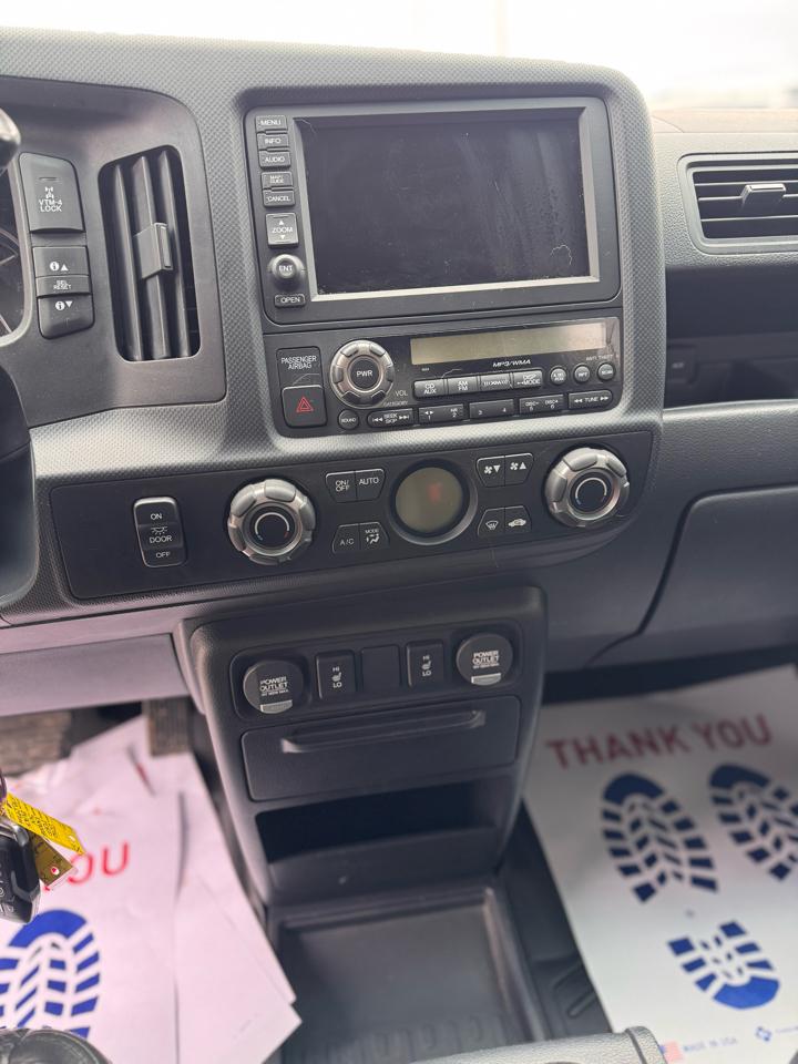 Honda Ridgeline RTL w/ Leather and Navigation 2012