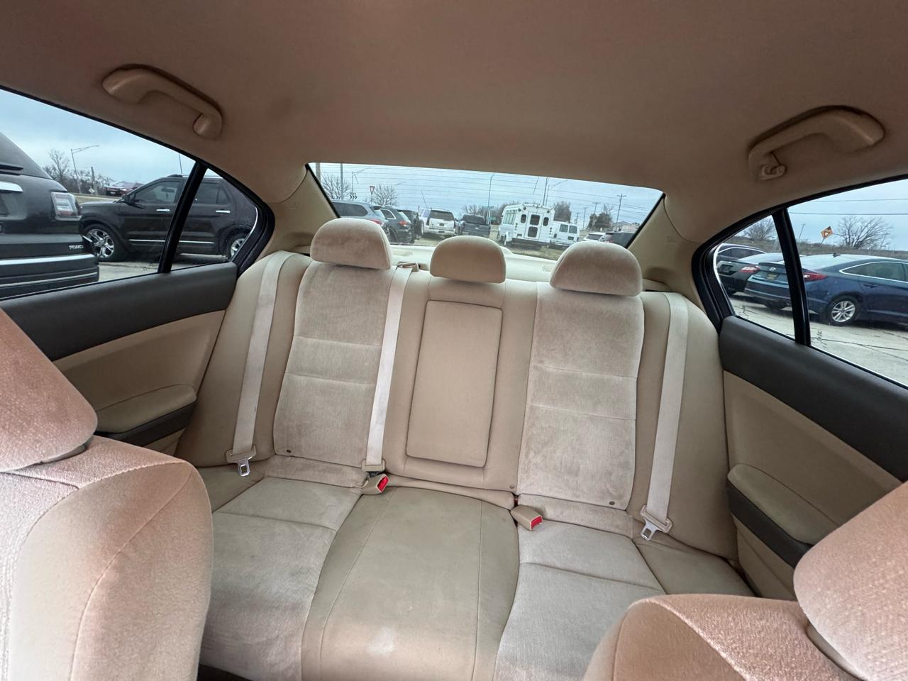 Honda Accord LX sedan AT 2010