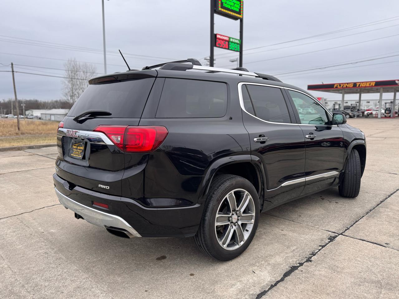 GMC Acadia Denali AWD 2017
