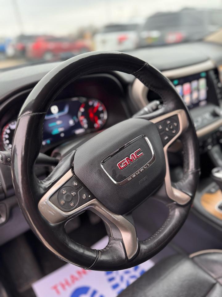 GMC Acadia Denali AWD 2017