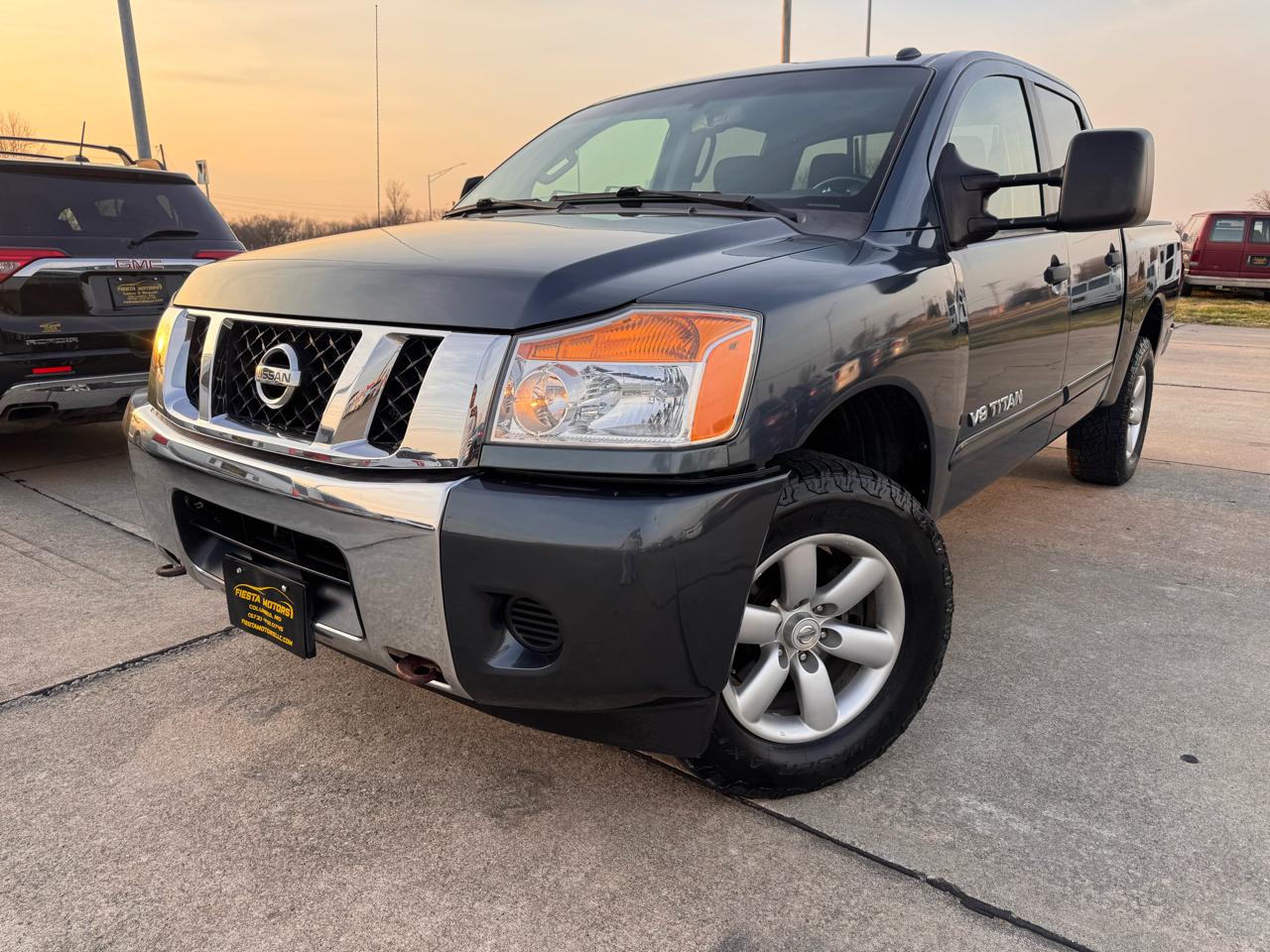 Nissan Titan S Crew Cab 4WD 2014