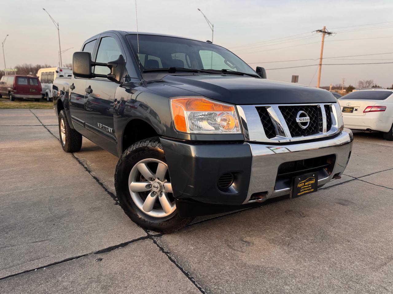 Nissan Titan S Crew Cab 4WD 2014