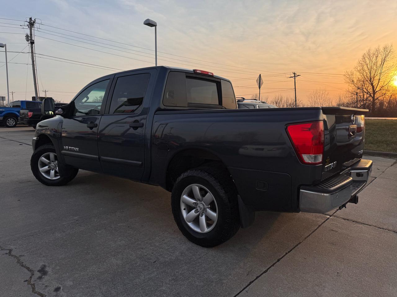 Nissan Titan S Crew Cab 4WD 2014