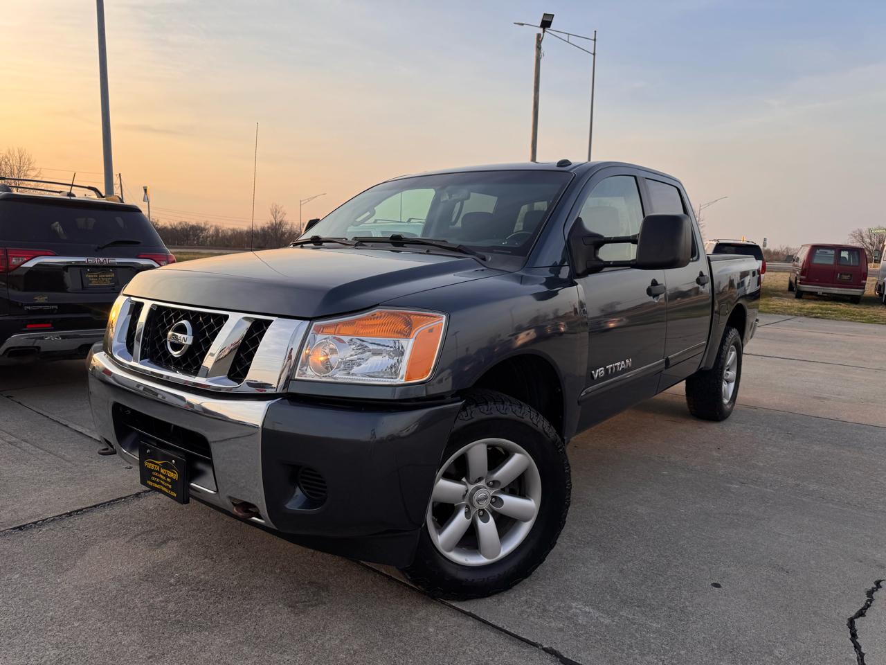 Nissan Titan S Crew Cab 4WD 2014
