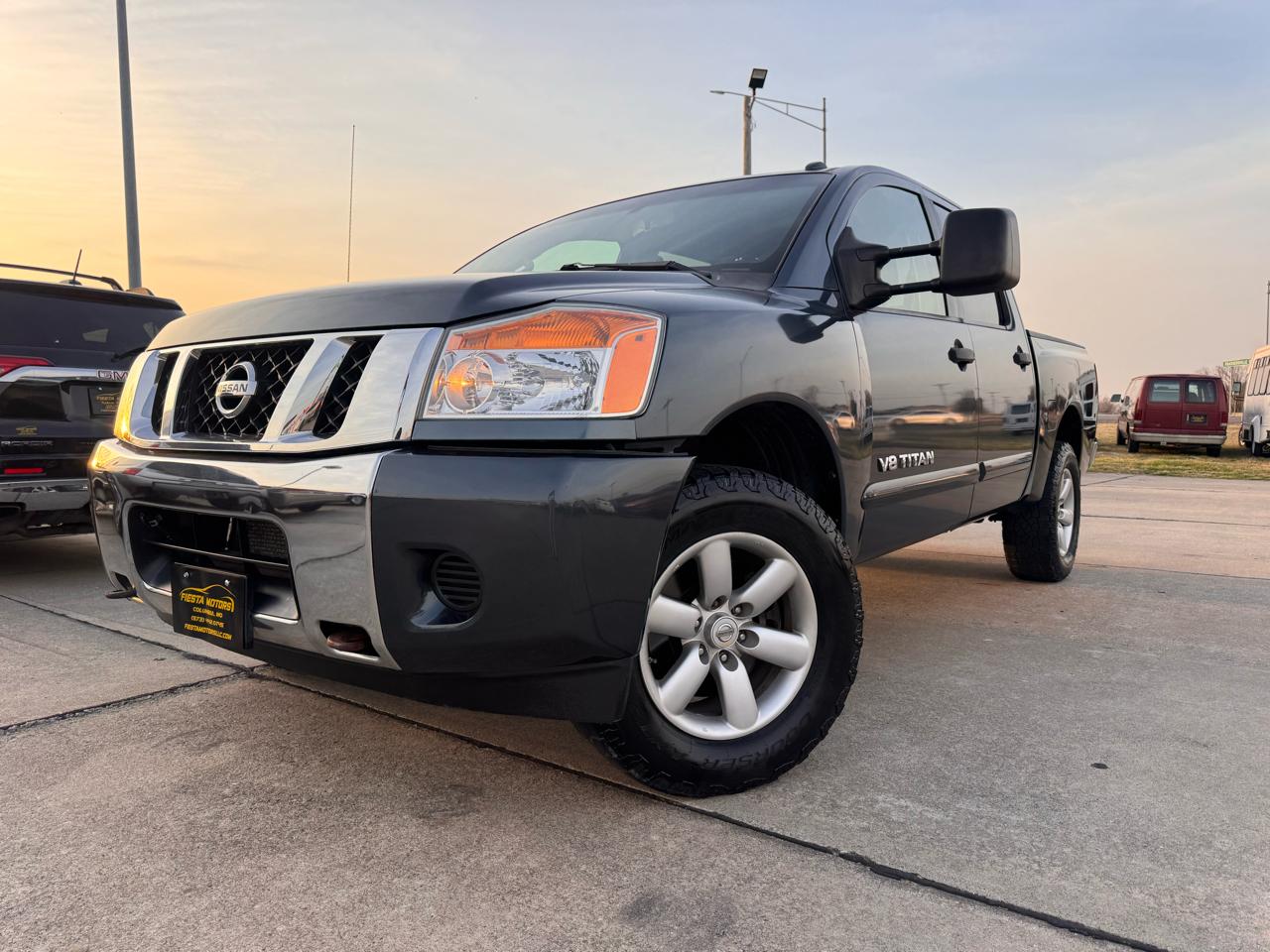 Nissan Titan S Crew Cab 4WD 2014