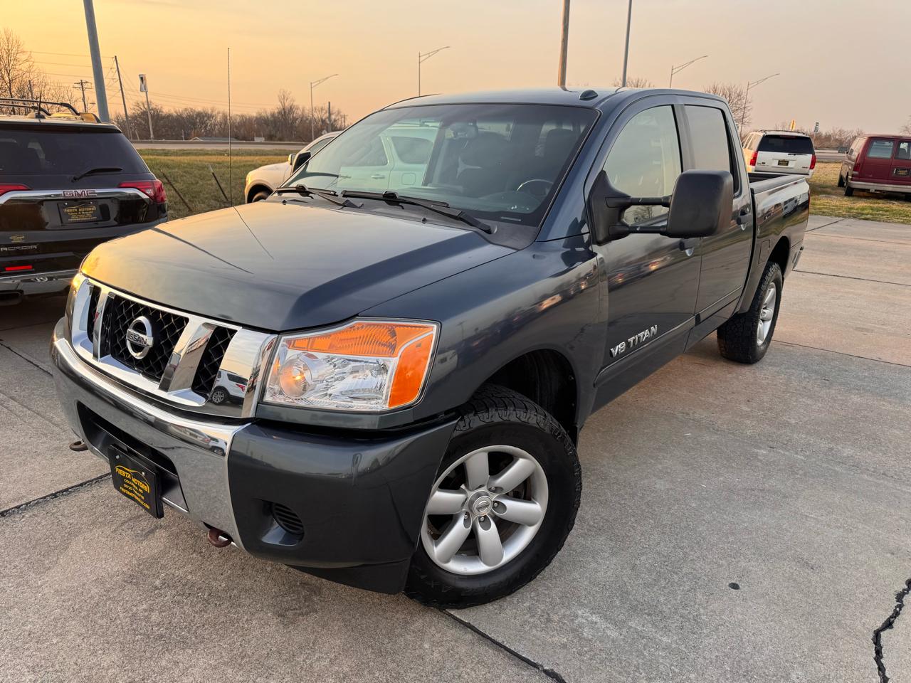 Nissan Titan S Crew Cab 4WD 2014