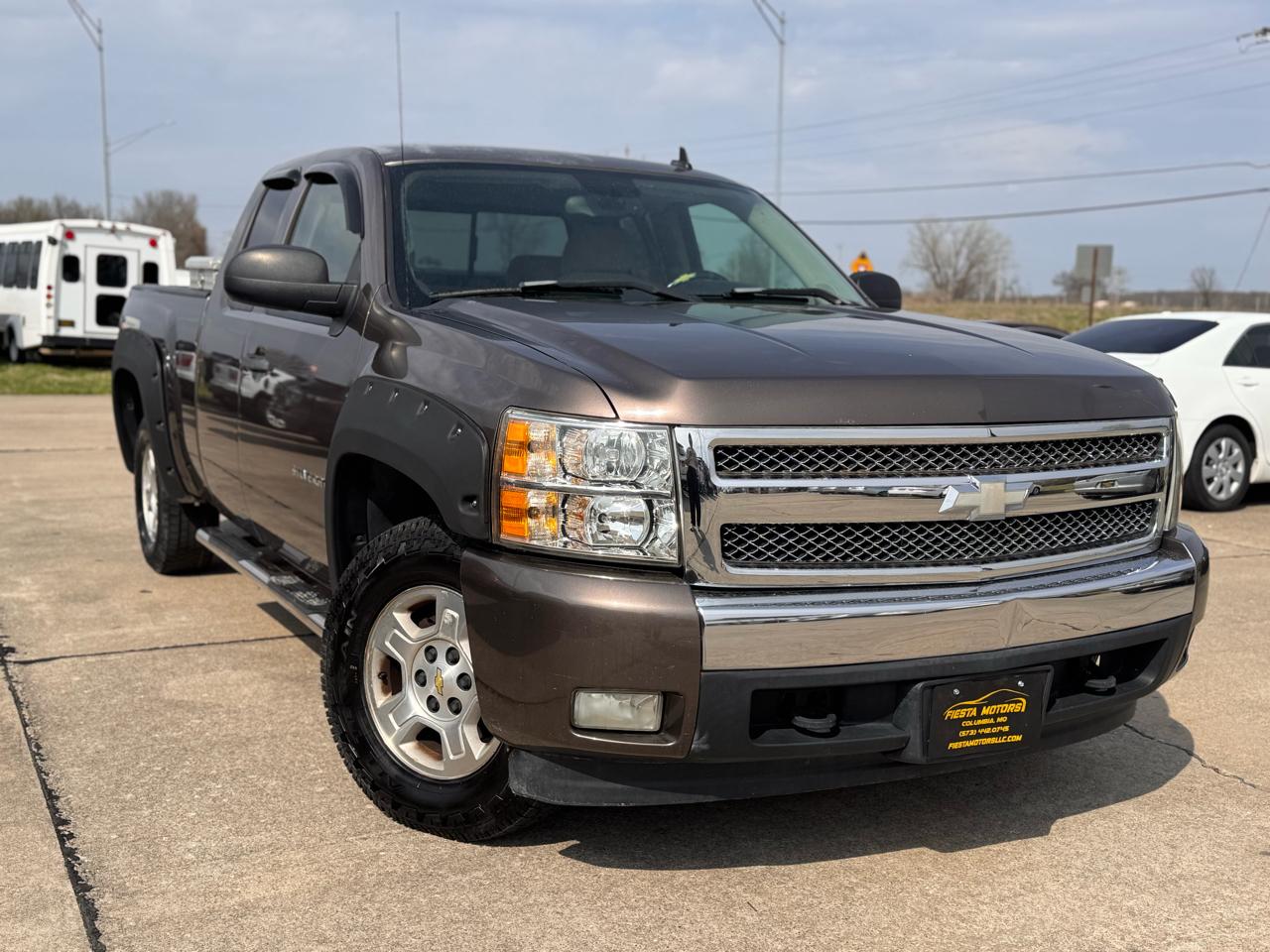 Chevrolet Silverado 1500 Work Truck Ext. Cab Short Box 4WD 2007