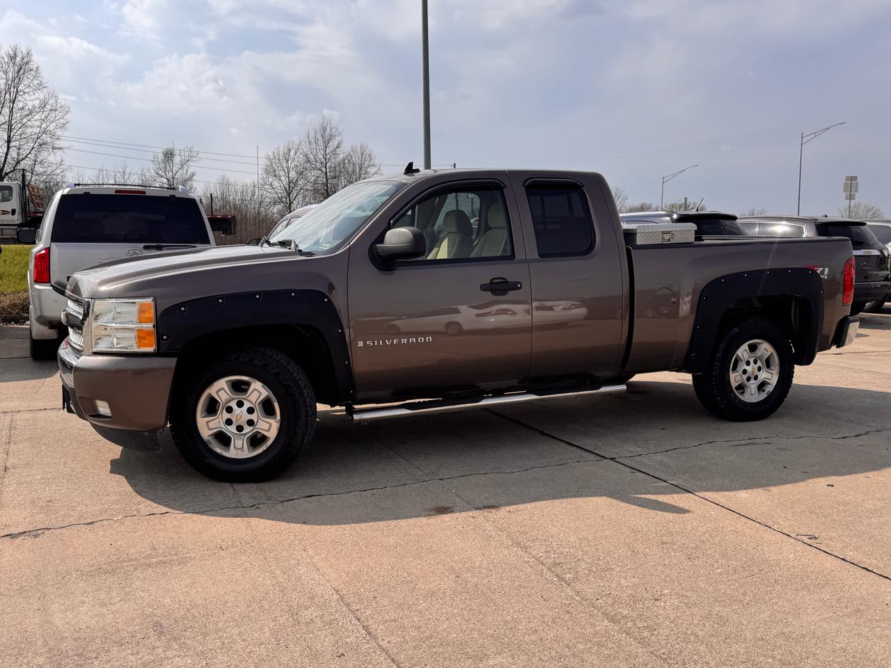 Chevrolet Silverado 1500 Work Truck Ext. Cab Short Box 4WD 2007