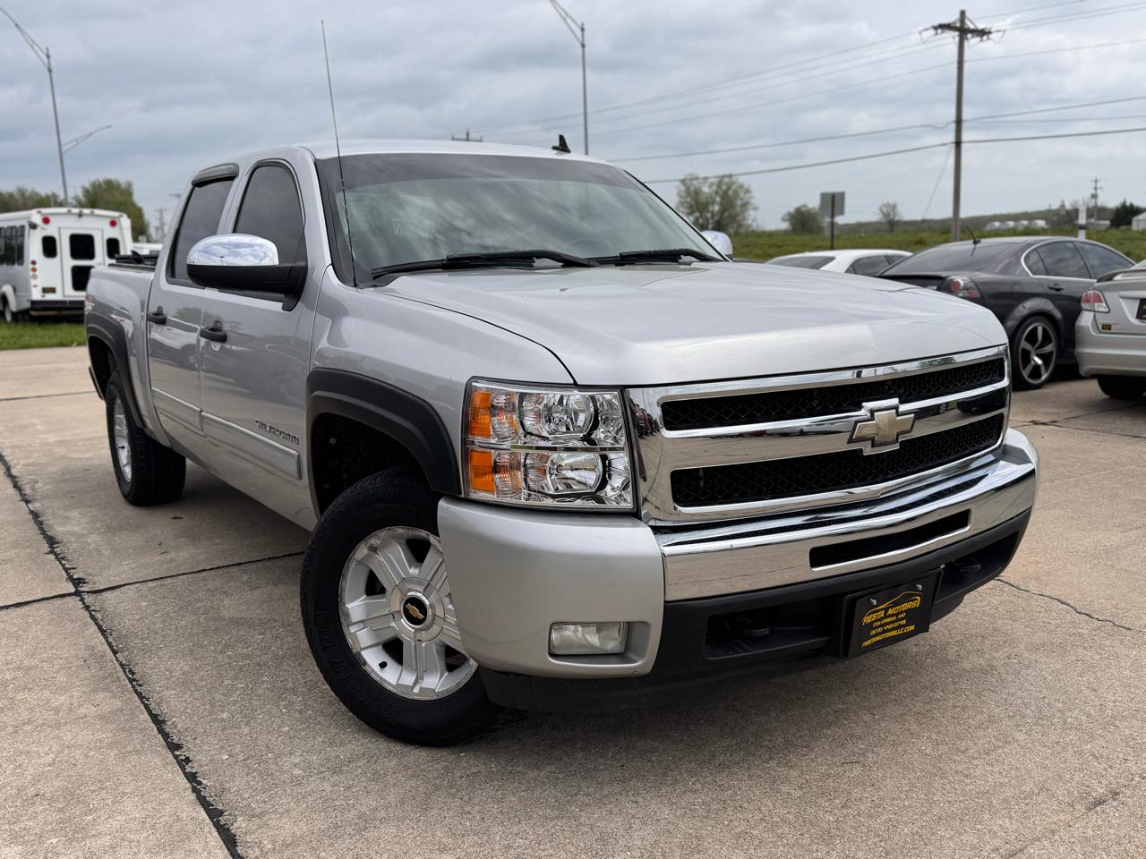 Chevrolet Silverado 1500 LT Crew Cab 4WD 2011