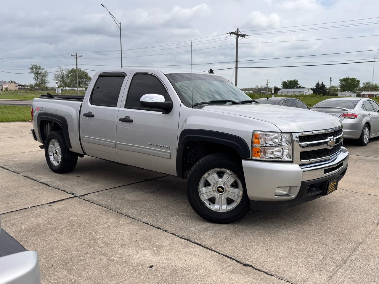 Chevrolet Silverado 1500 LT Crew Cab 4WD 2011