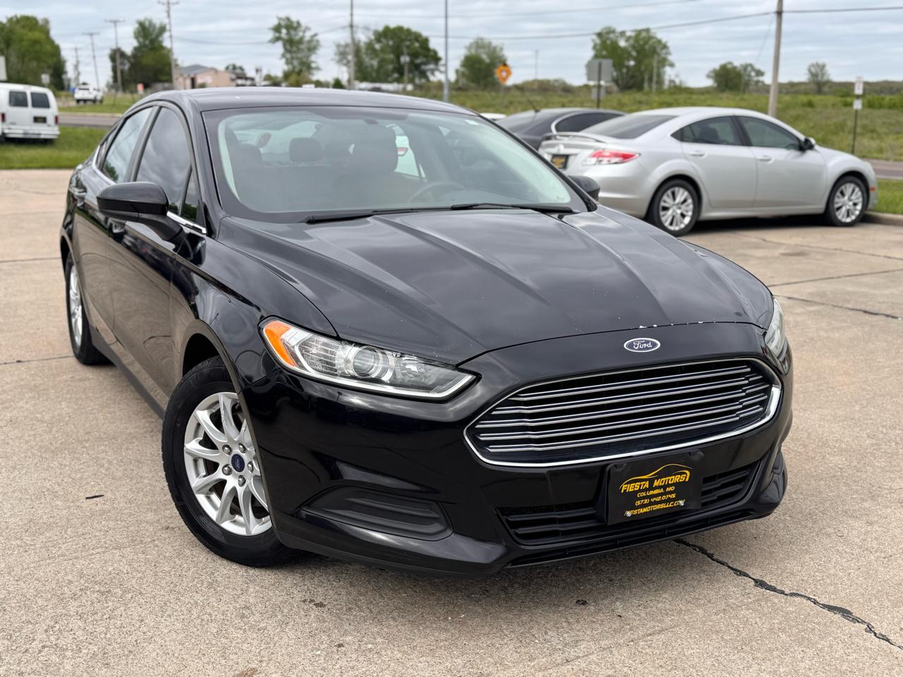 Ford Fusion S 2016