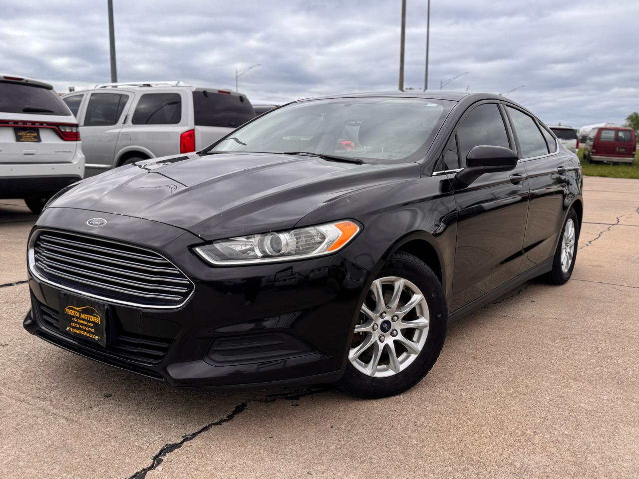 Ford Fusion S 2016