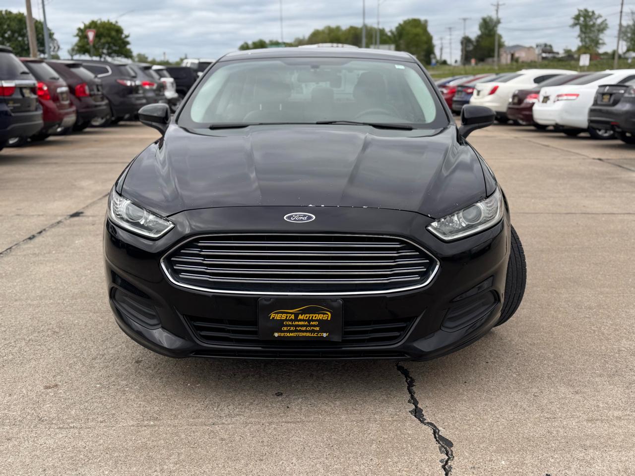 Ford Fusion S 2016