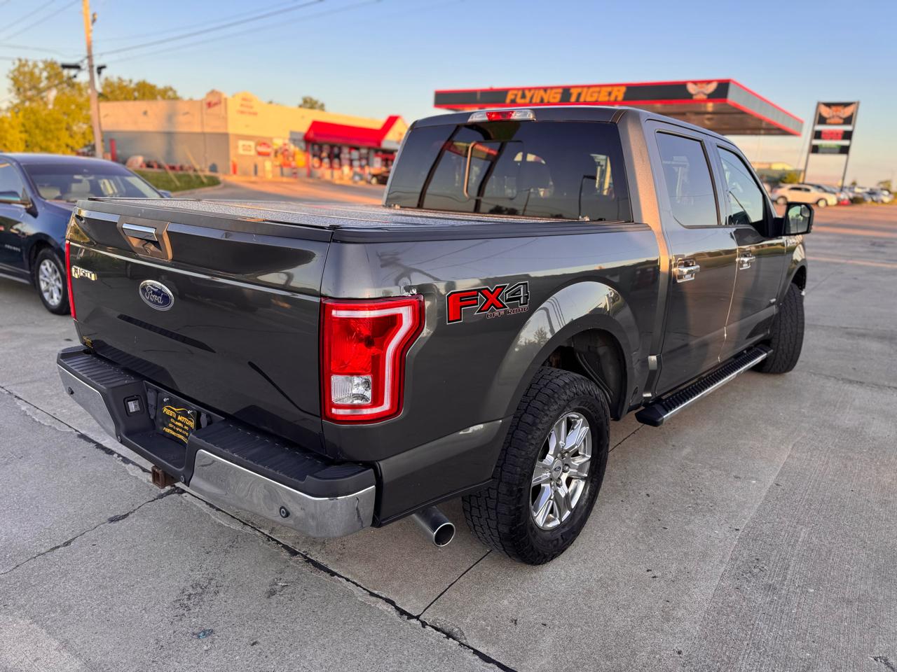 Ford F-150 XL SuperCrew 5.5-ft. Bed 4WD 2015