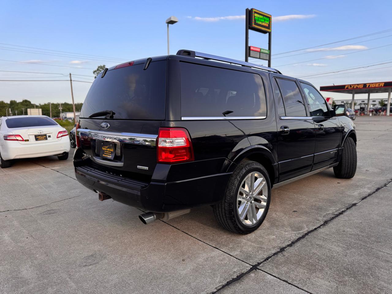 Ford Expedition EL Platinum 4WD 2016