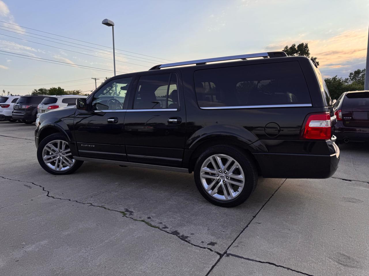 Ford Expedition EL Platinum 4WD 2016