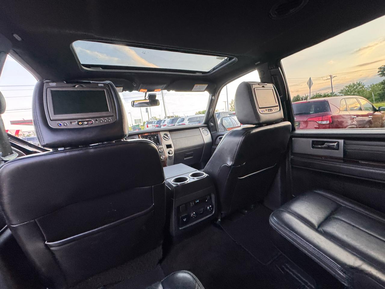 Ford Expedition EL Platinum 4WD 2016