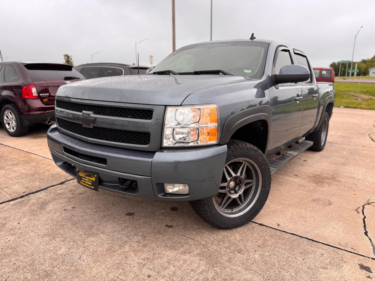 Chevrolet Silverado 1500 LT Crew Cab 4WD 2011