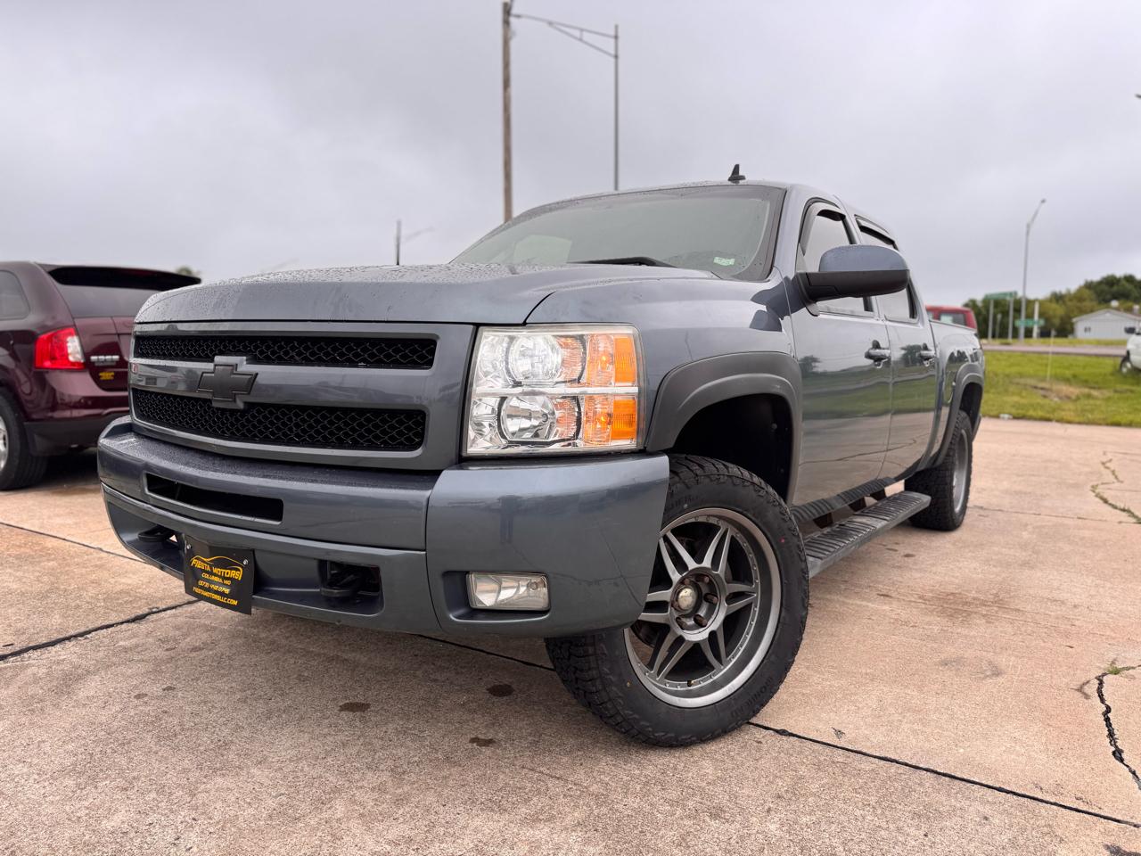 Chevrolet Silverado 1500 LT Crew Cab 4WD 2011