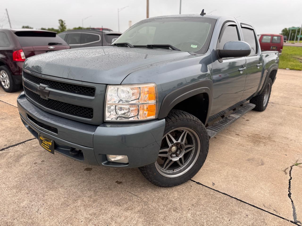 Chevrolet Silverado 1500 LT Crew Cab 4WD 2011