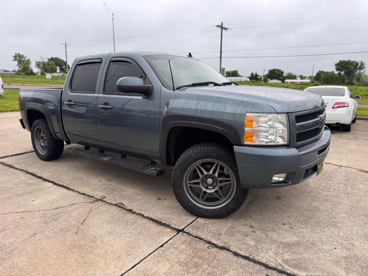 Chevrolet Silverado 1500 LT Crew Cab 4WD 2011