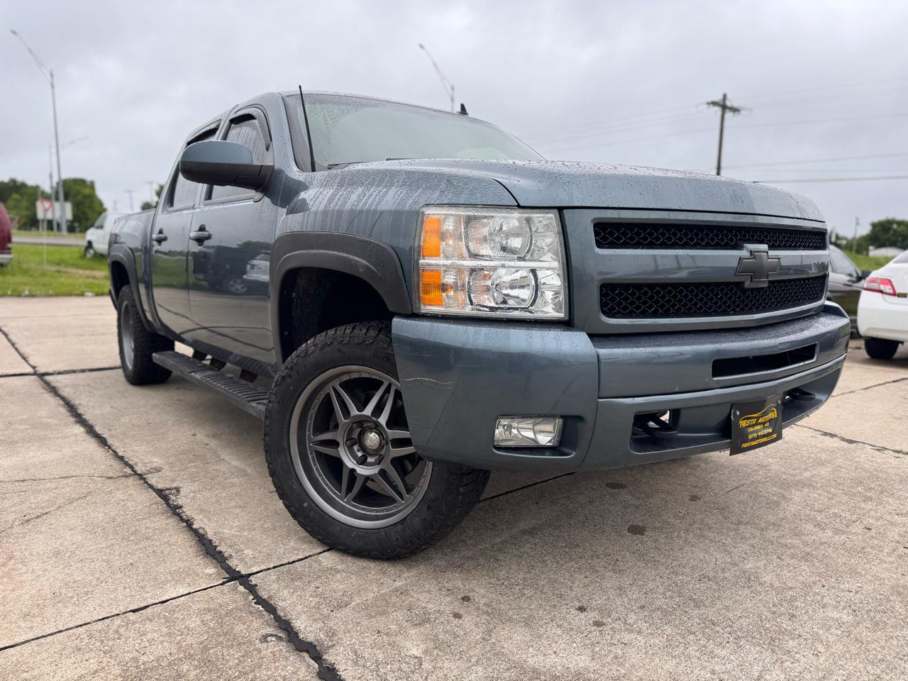 Chevrolet Silverado 1500 LT Crew Cab 4WD 2011