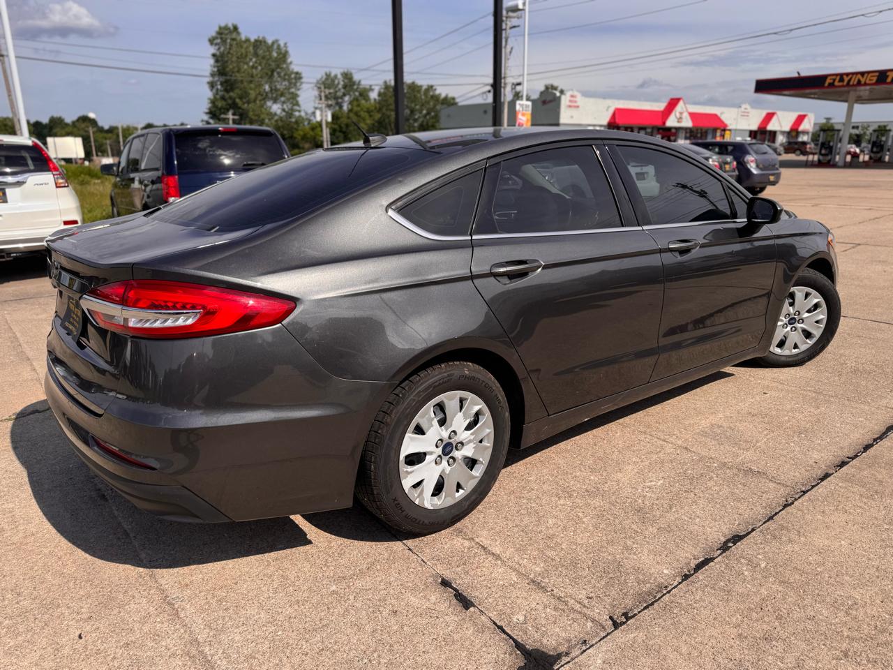 Ford Fusion S 2019