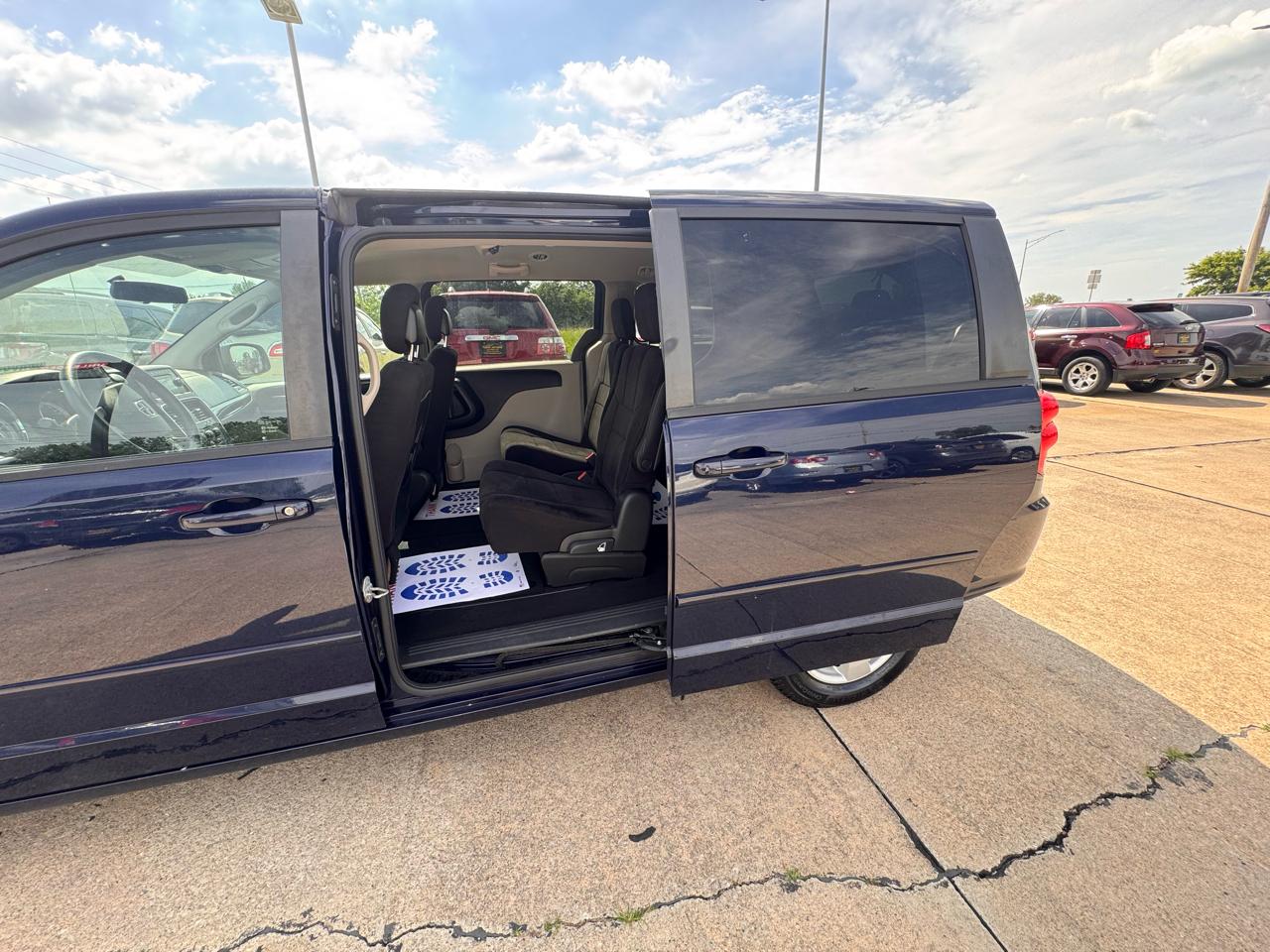 Dodge Grand Caravan SE 2013
